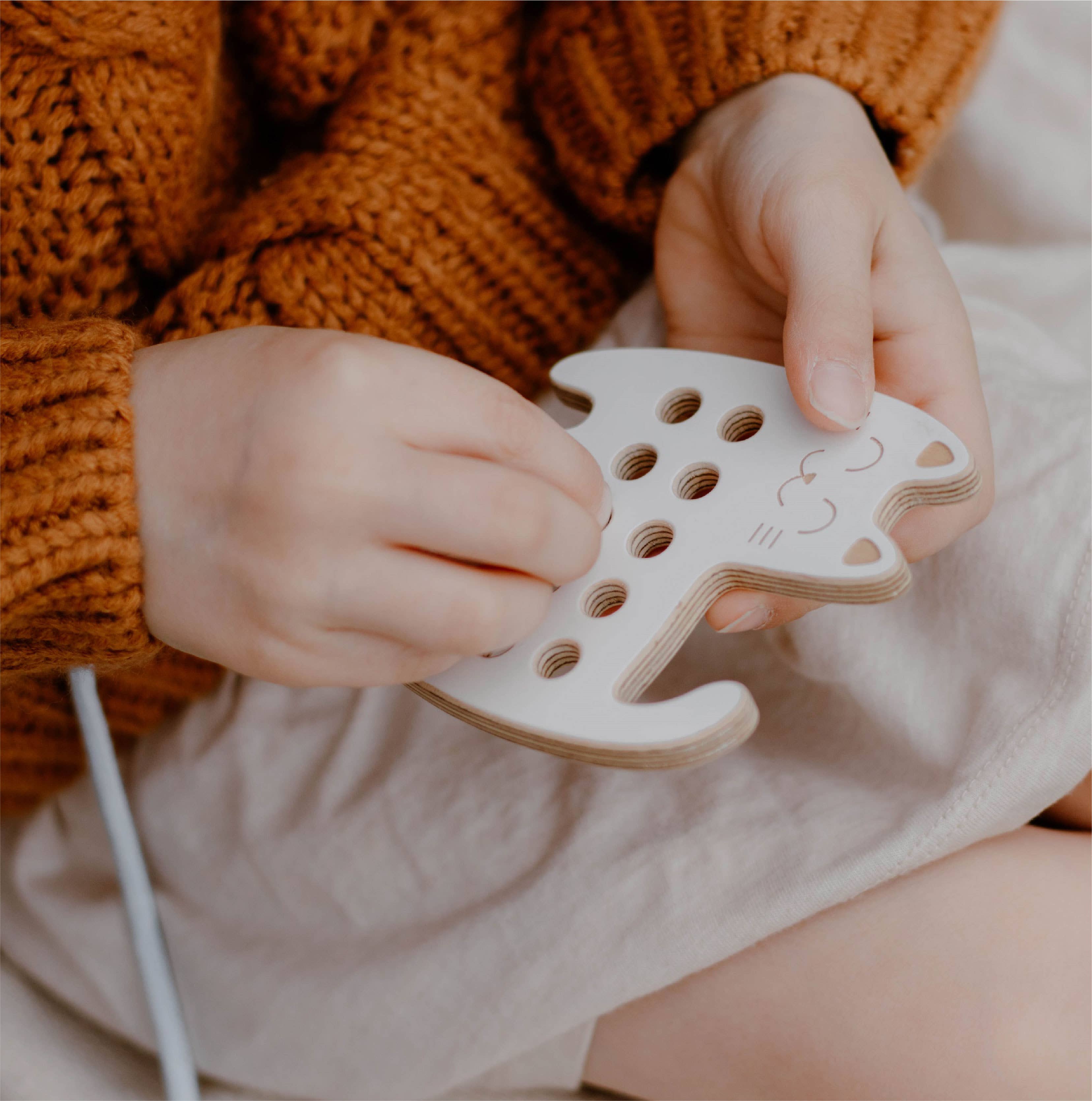 milin - Venta al por mayor Juguete de madera - Niños - Gato - Juguete pequeño con cordones de madera, Montessori, motricidad fina4