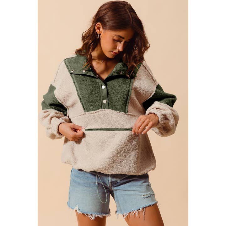 IVE - Vendita all'ingrosso Felpa - Donna - PULLOVER AMPIO IN PELLICCIA SHERPA A BLOCCHI DI COLORE4