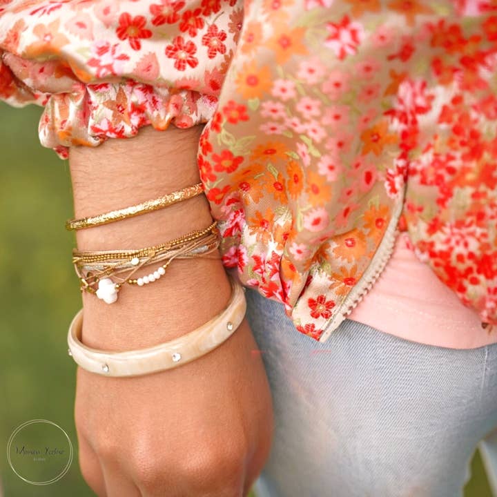 Maison Yvelise - Wholesale Bangle Bracelet - Women's Bracelet - Buffalo Horn Bangle with Diamonds3