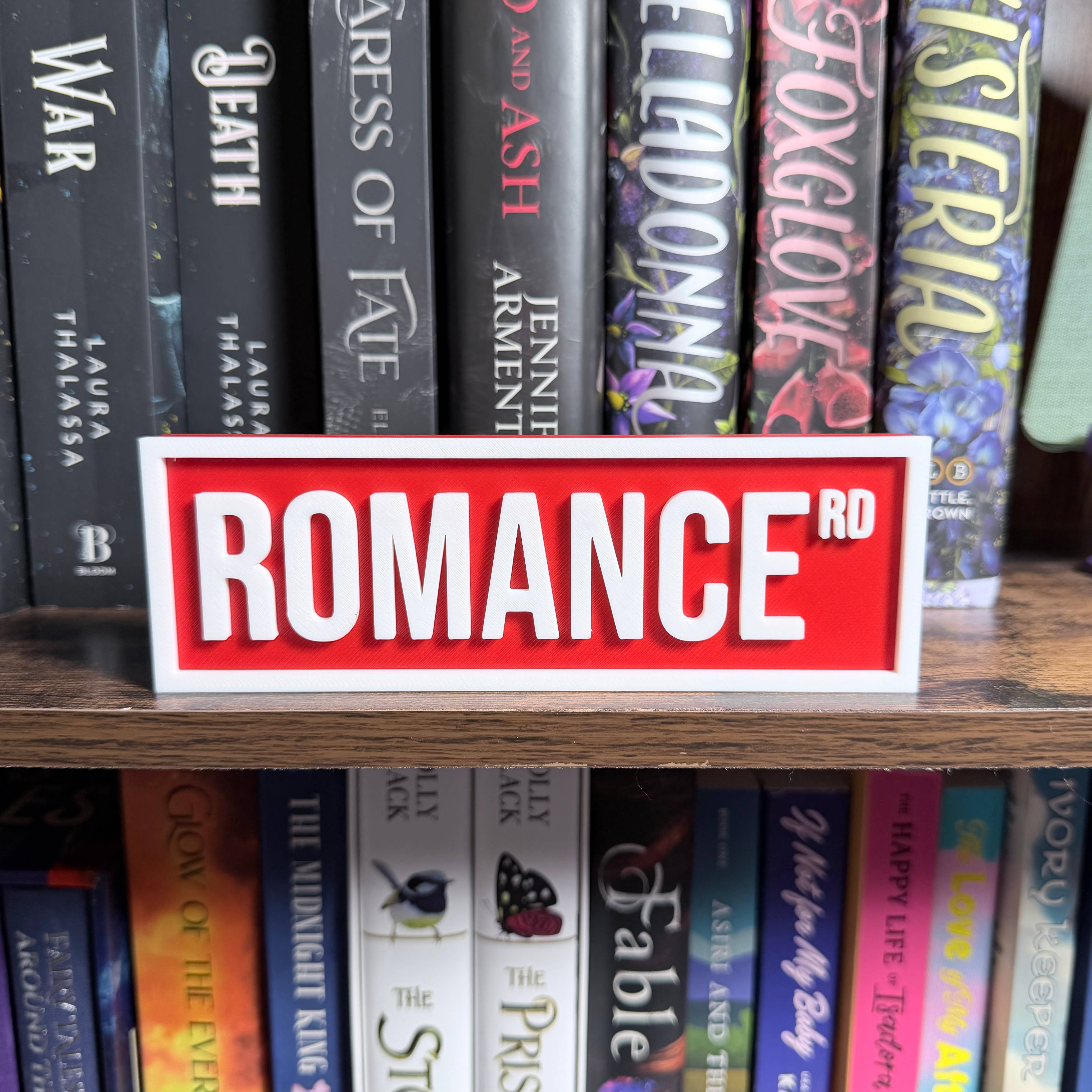 The Crafted Nook – wholesale Skylt – Romantisk Gatuskylt | Bokhyllainredning5