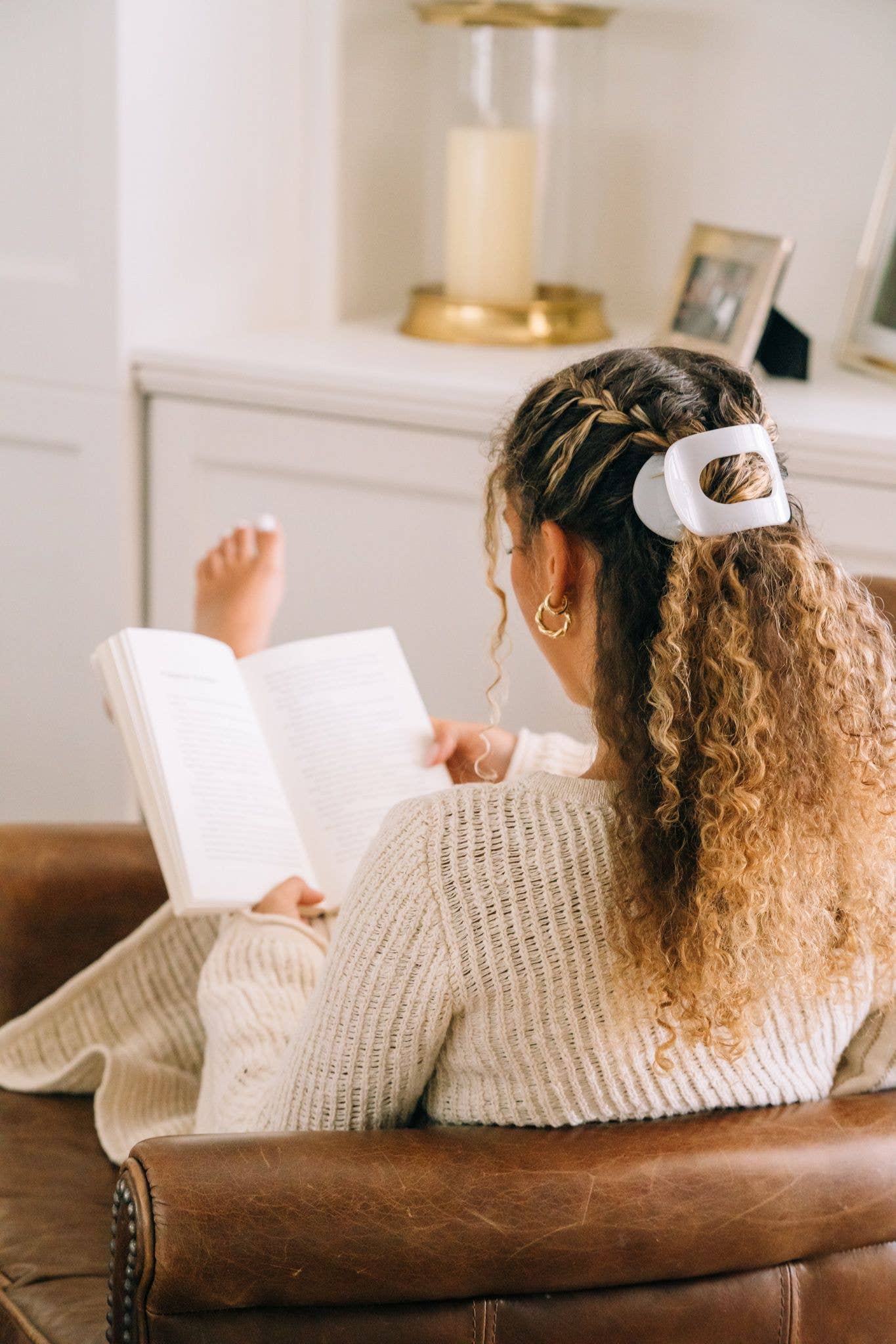 TELETIES - Wholesale Hair Clip - Women's - Round Flat Hair Clip | Large | Coconut White3