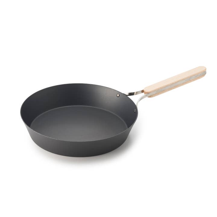 Poêle à frire en acier au carbone nitruré 26 cm pour la vente par Made In Japan Tableware