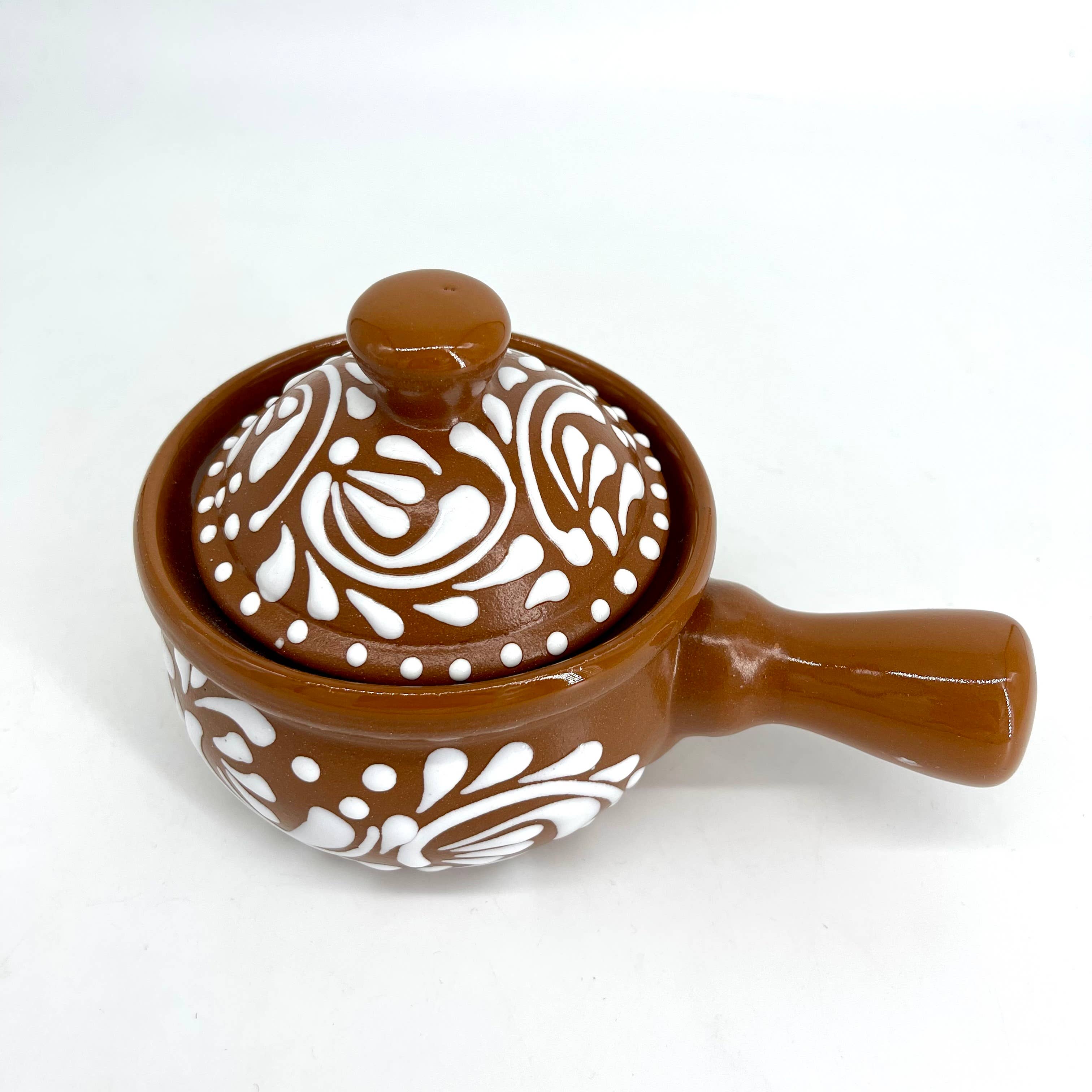 Fiesta McAllen LLC – wholesale Decorative plate/dish/bowl – Elegant Mexican Ceramic Salsa Bowl with Handle3