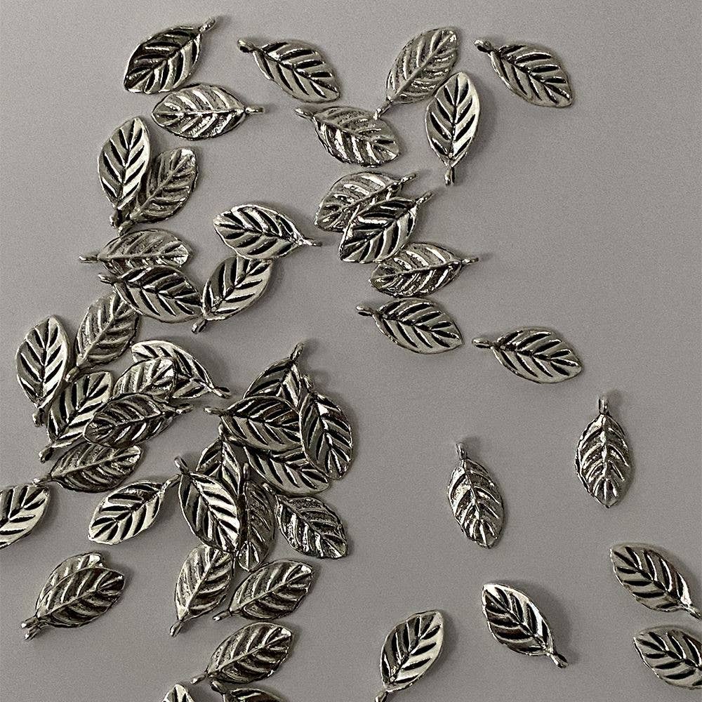 VIE – wholesale Individual charm/pendant – Antique Silver Alloy Charm, Leaf, Pack of 502