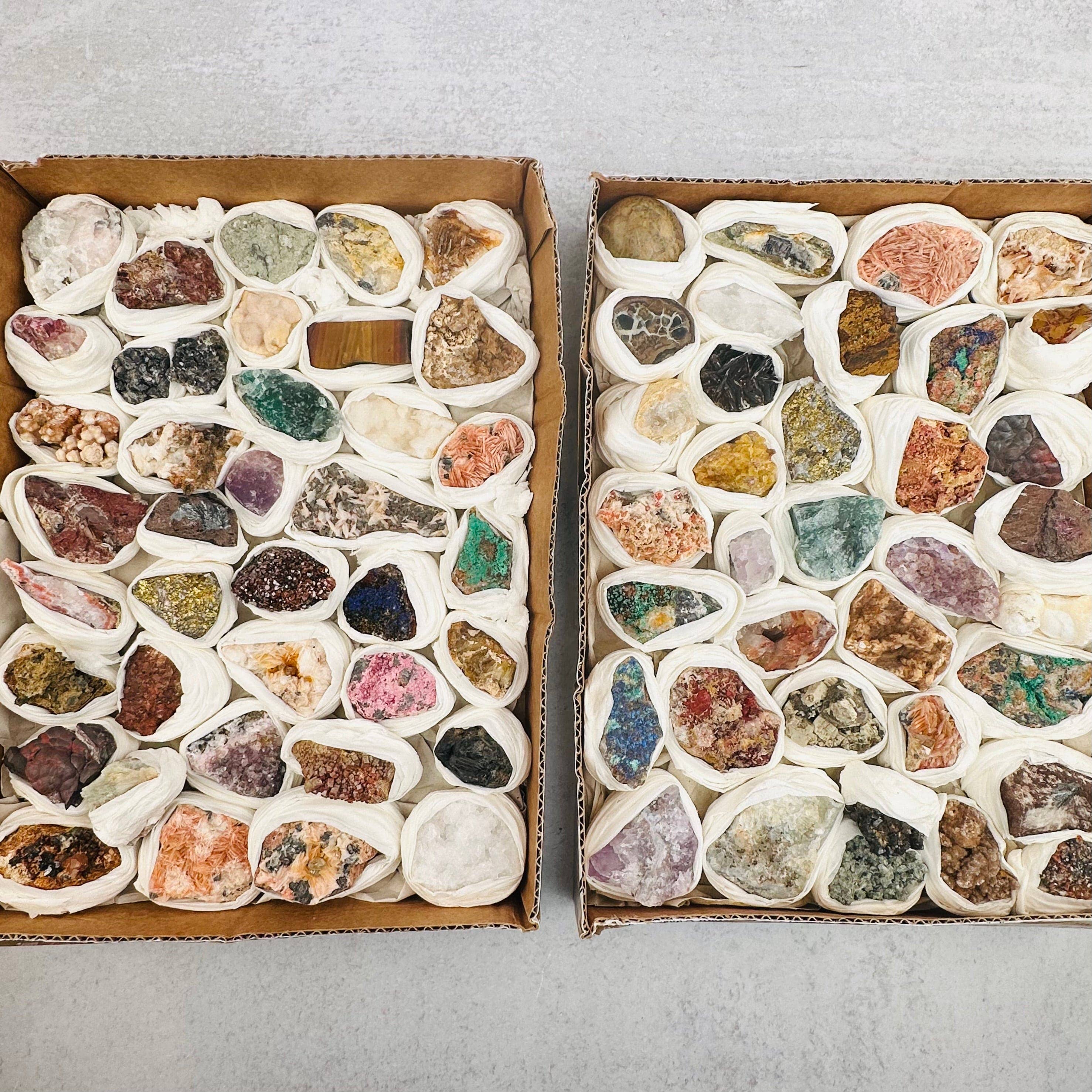 Rock Paradise - Wholesale Spiritual Stone/Crystal - 1 FLAT BOX of Natural Crystal Minerals - Mixed Minerals - Crystal Collection Set2