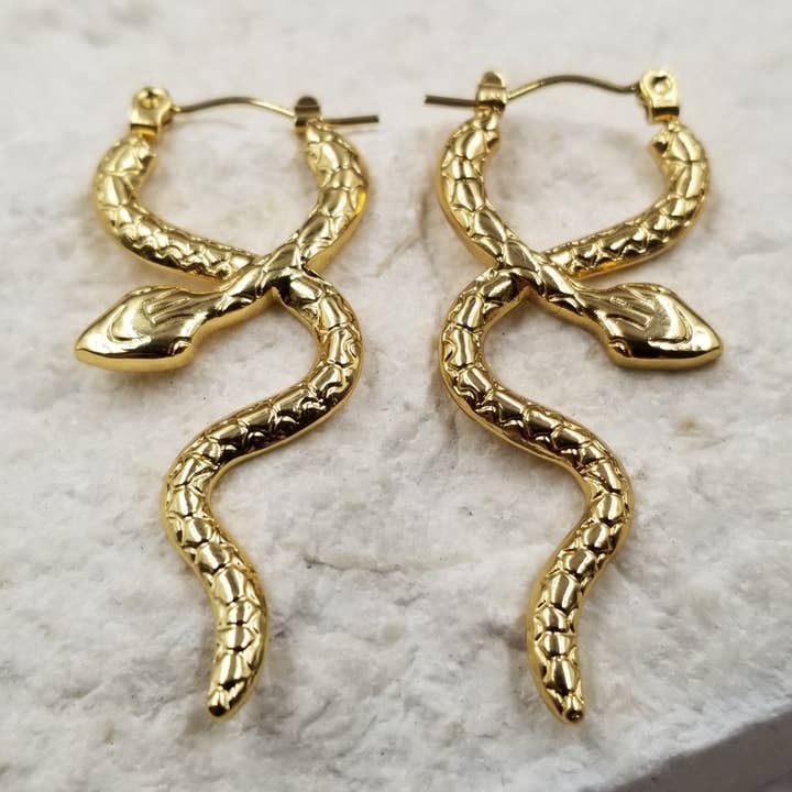 Orecchini Cross Wrap Snake per la vendita all'ingrosso da parte di Treasure Wholesale