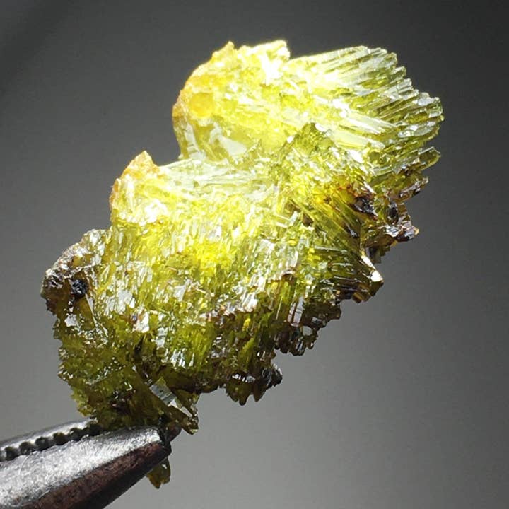 Cristal de Zincite n°38 pour la vente par Wildheart Crystals