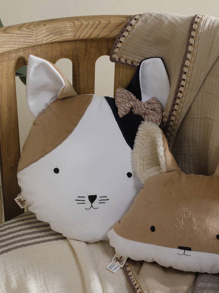 Coussin Chat pour la vente par 2 Stories