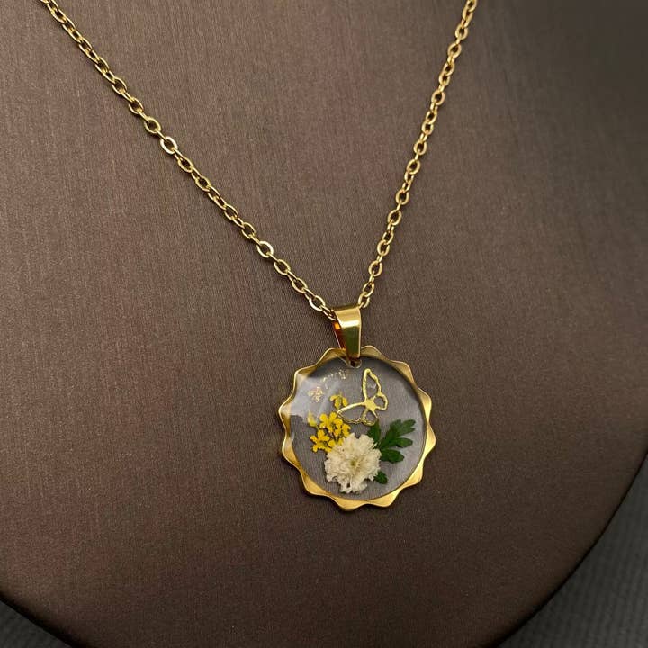 Mio Queena - Wholesale Pendant/Charm Necklace - Dried Flowers Geometric Charm 18K Golden SS Necklace - PDF3