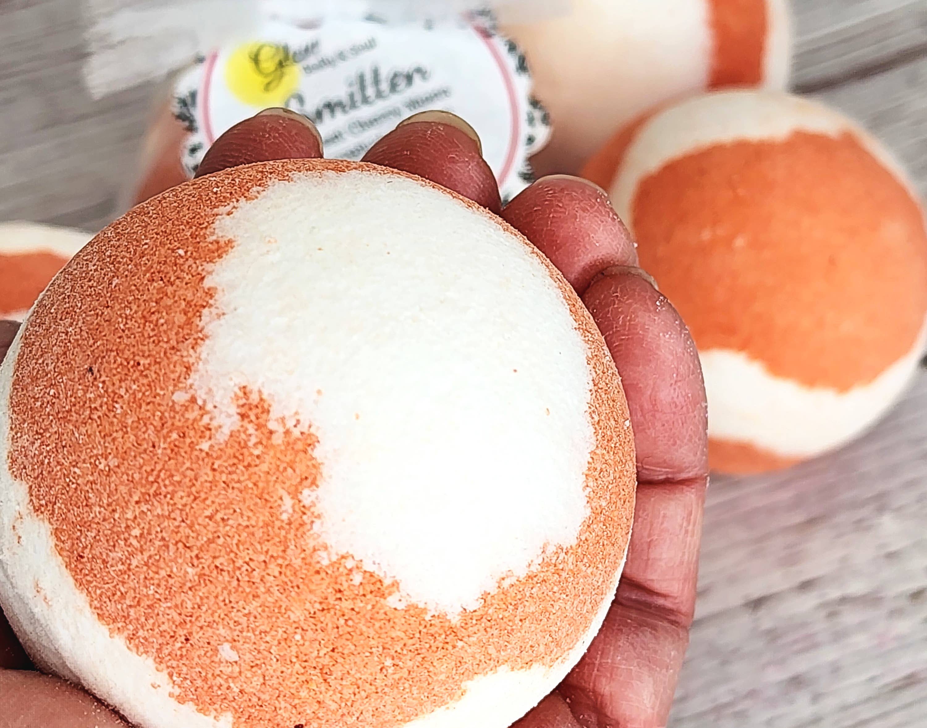 Glow Body and Soul - Wholesale Bath Bomb/Fizz - Smitten Bath Bomb Fizzy1