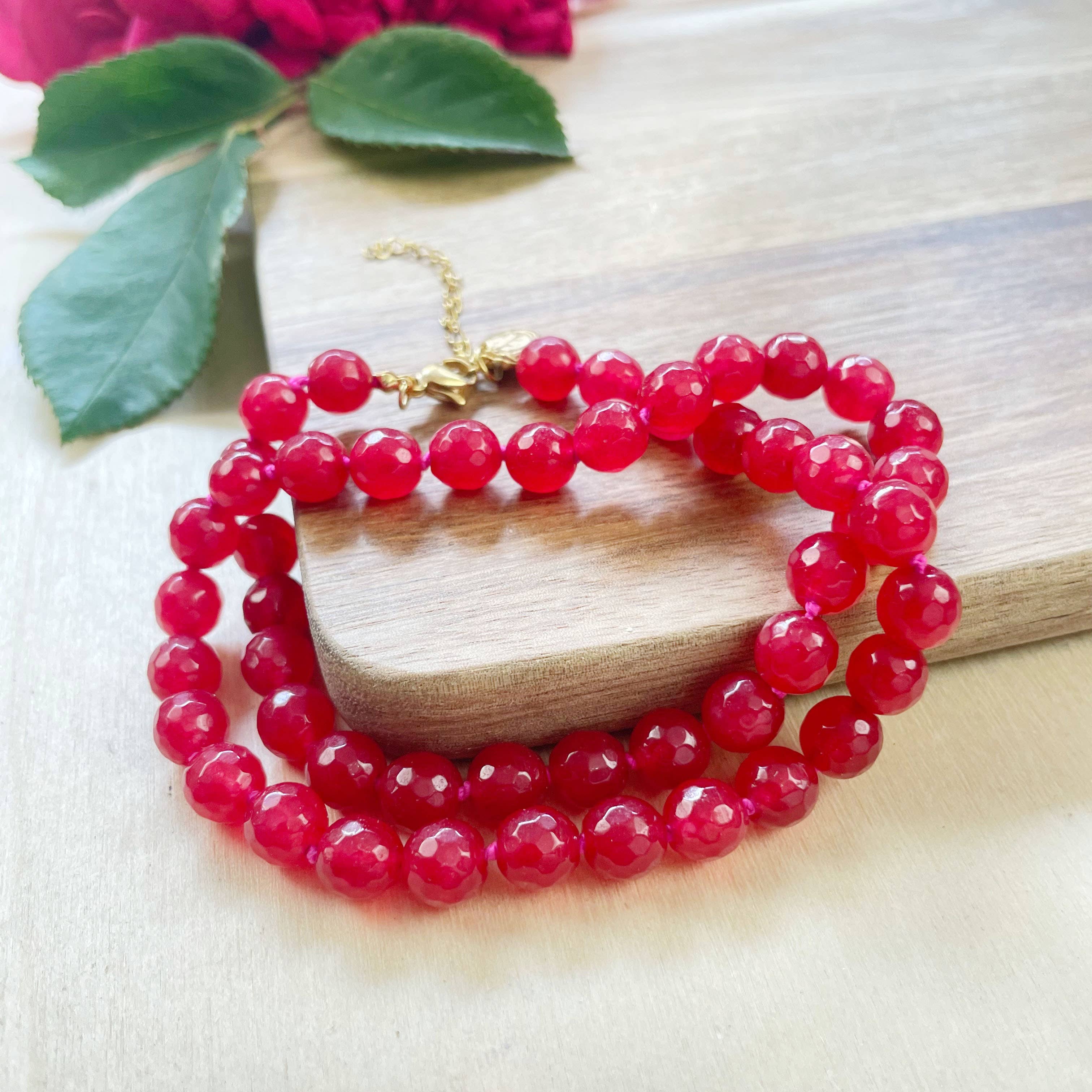 Ewelina Pas Jewelry - Wholesale Kralen/parelketting - Roodgeverfde Jade gefacetteerde 8 mm kralenketting1