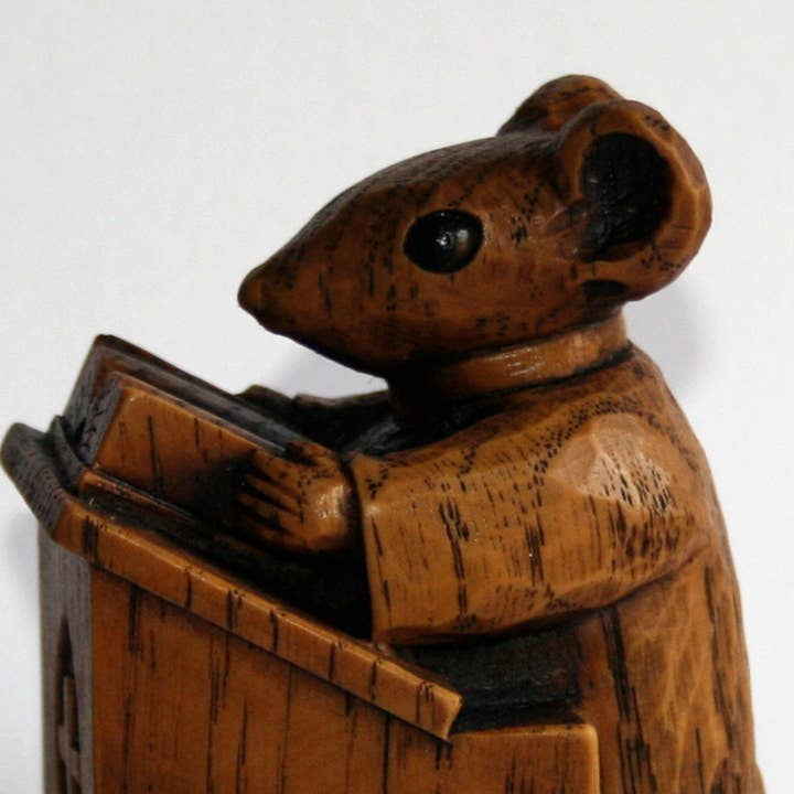Oakapple Designs Ltd - Wholesale Decorative Figurine - Church Mouse In The Pulpit. Reproduction Carving Ornament.5
