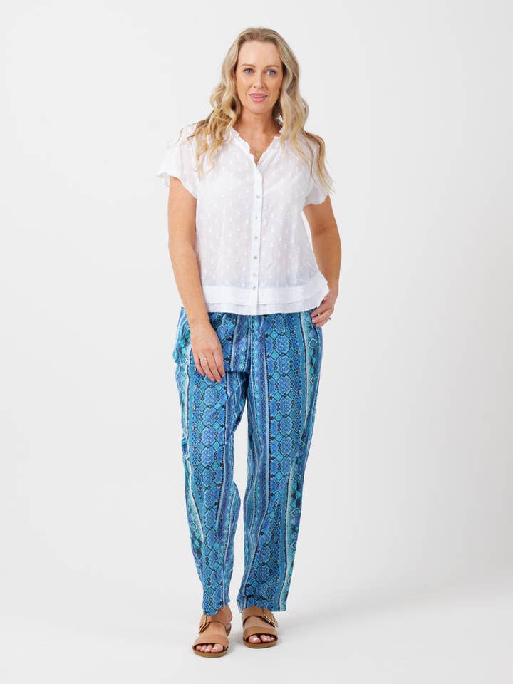 Chilli Bukser i Blå Striber for engroshandel hos Mozaic by Euro Dreaming