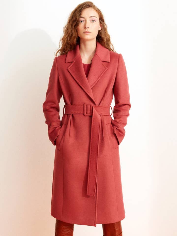 Abrigo Emely 0389 de Perspective en color cereza para venta al por mayor de Perspective