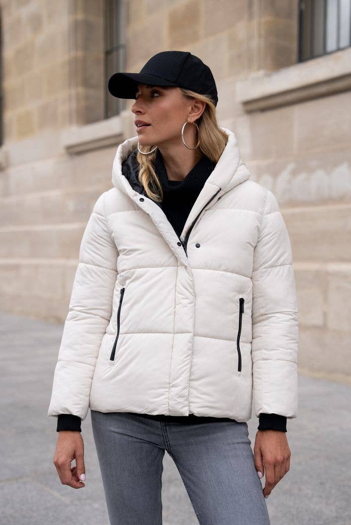 Attrait Paris - Wholesale Puffer Jacket - Women's - Short hooded jacket with side edges3