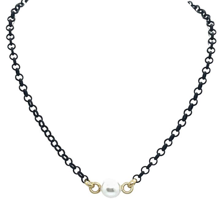 Perle unique sur chaîne noire mate pour la vente par Deborah Grivas Designs