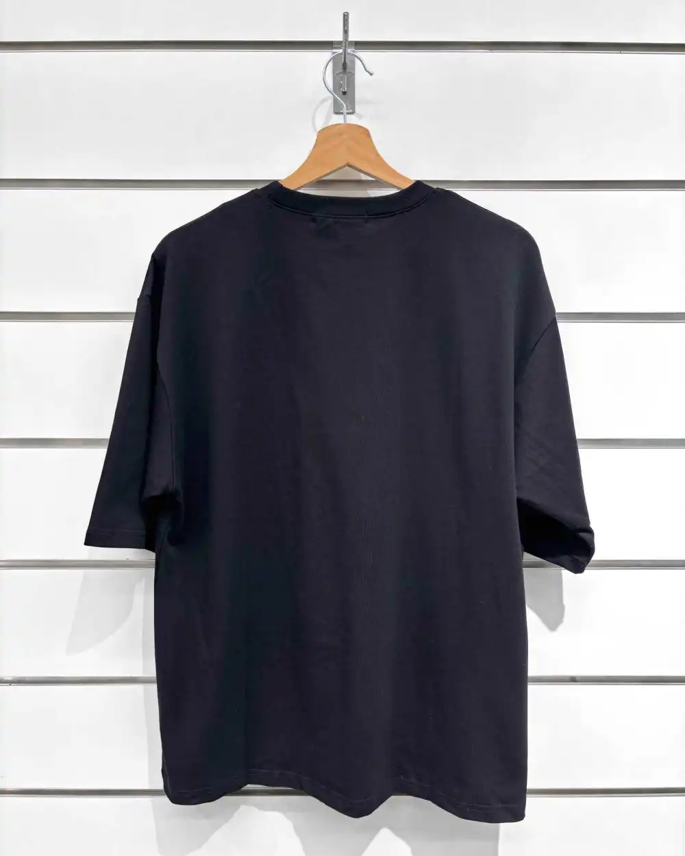 Nero T-shirt oversize basic con scollo rotondo di alta qualità in vendita all'ingrosso su Faire2
