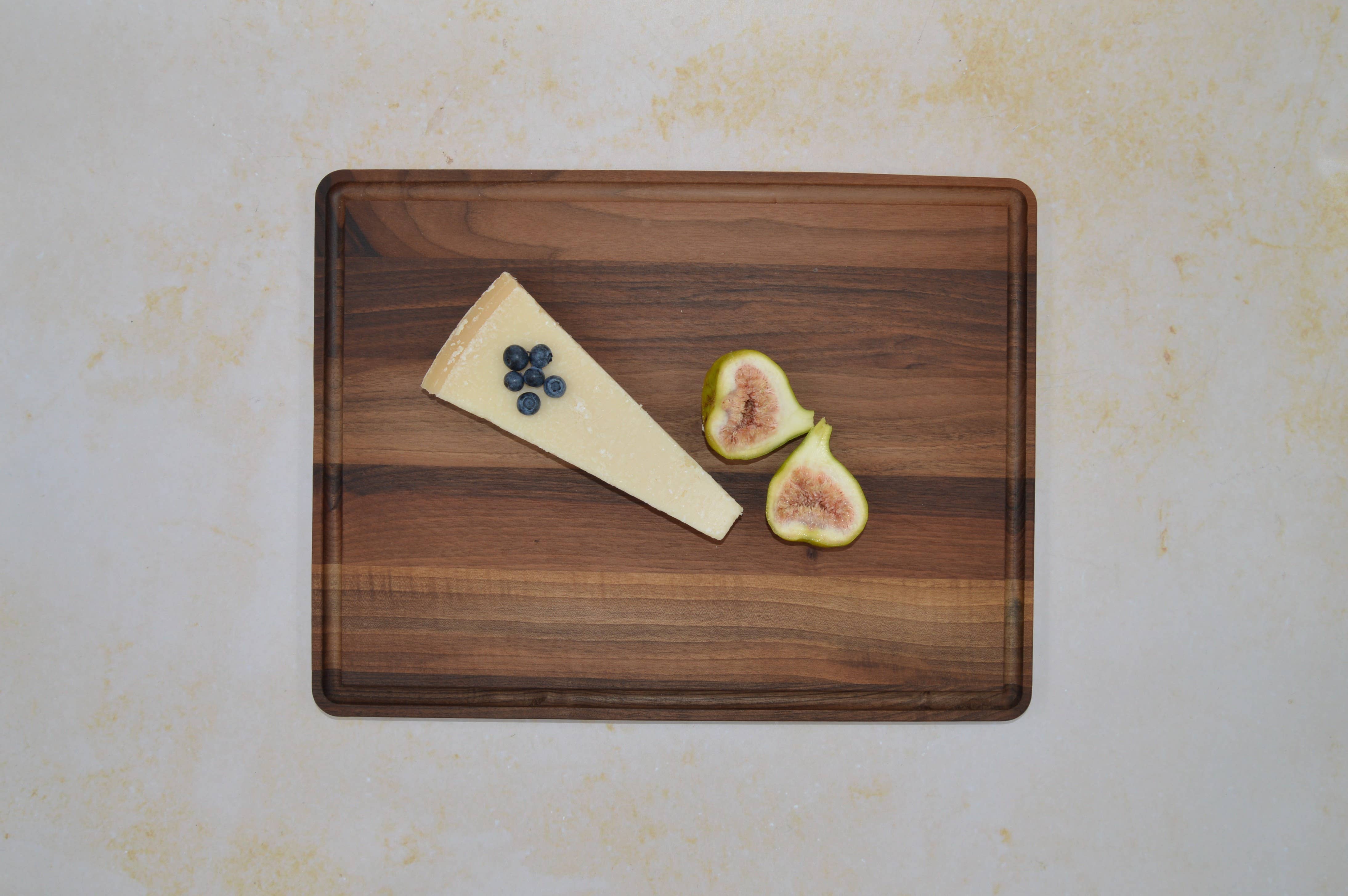 Breza PR Cedomir Vitkovac - Wholesale Cutting Board - Natural Walnut Serving & Cutting Board – 37x28 cm2