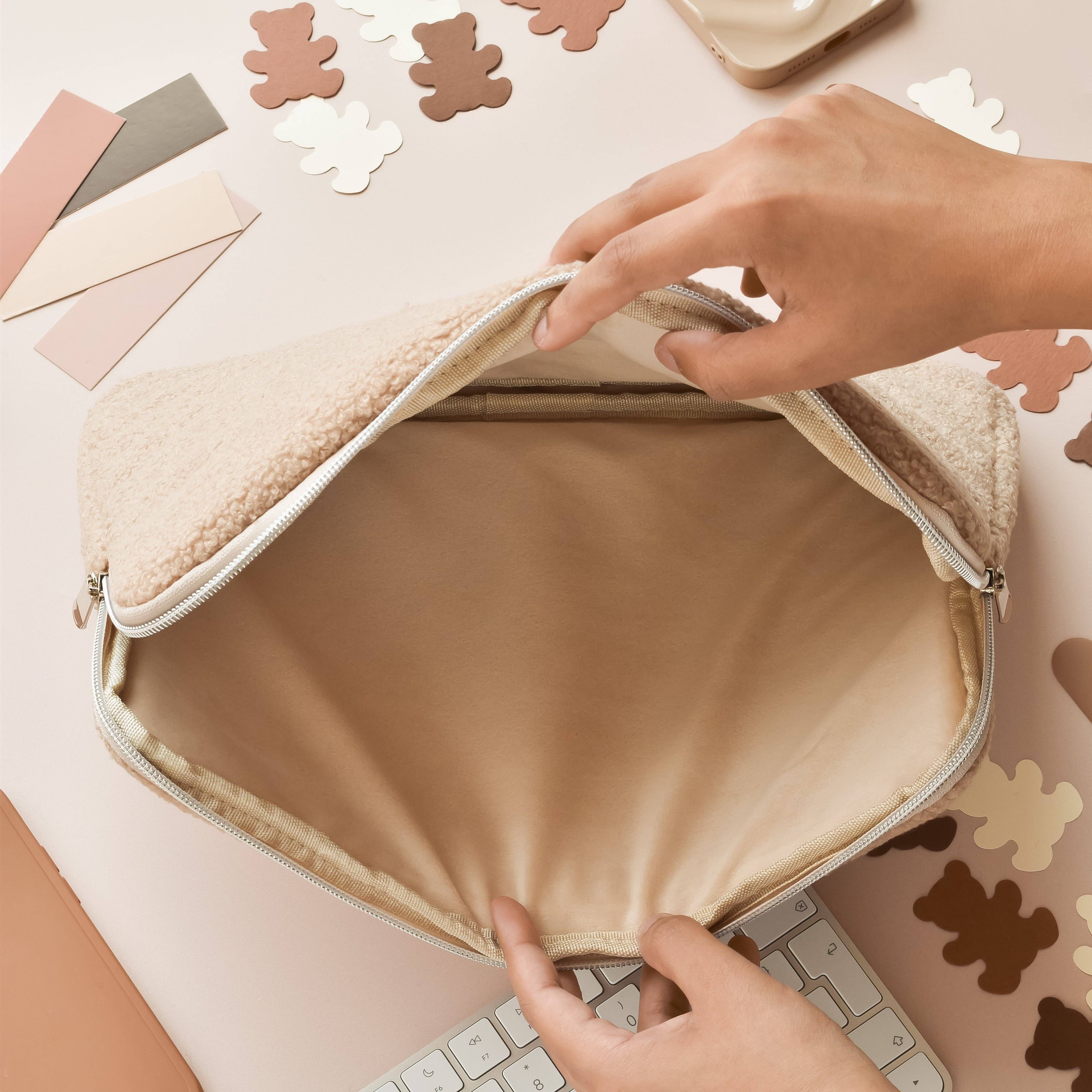 Coconut Lane - Wholesale Laptop/Tablet Case - Women's - Teddy Rupert Laptop4