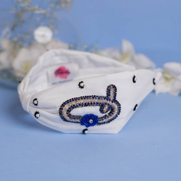 Bandeau brodé Betty Cooper Iniziale en blanc - Q pour la vente par Elaa