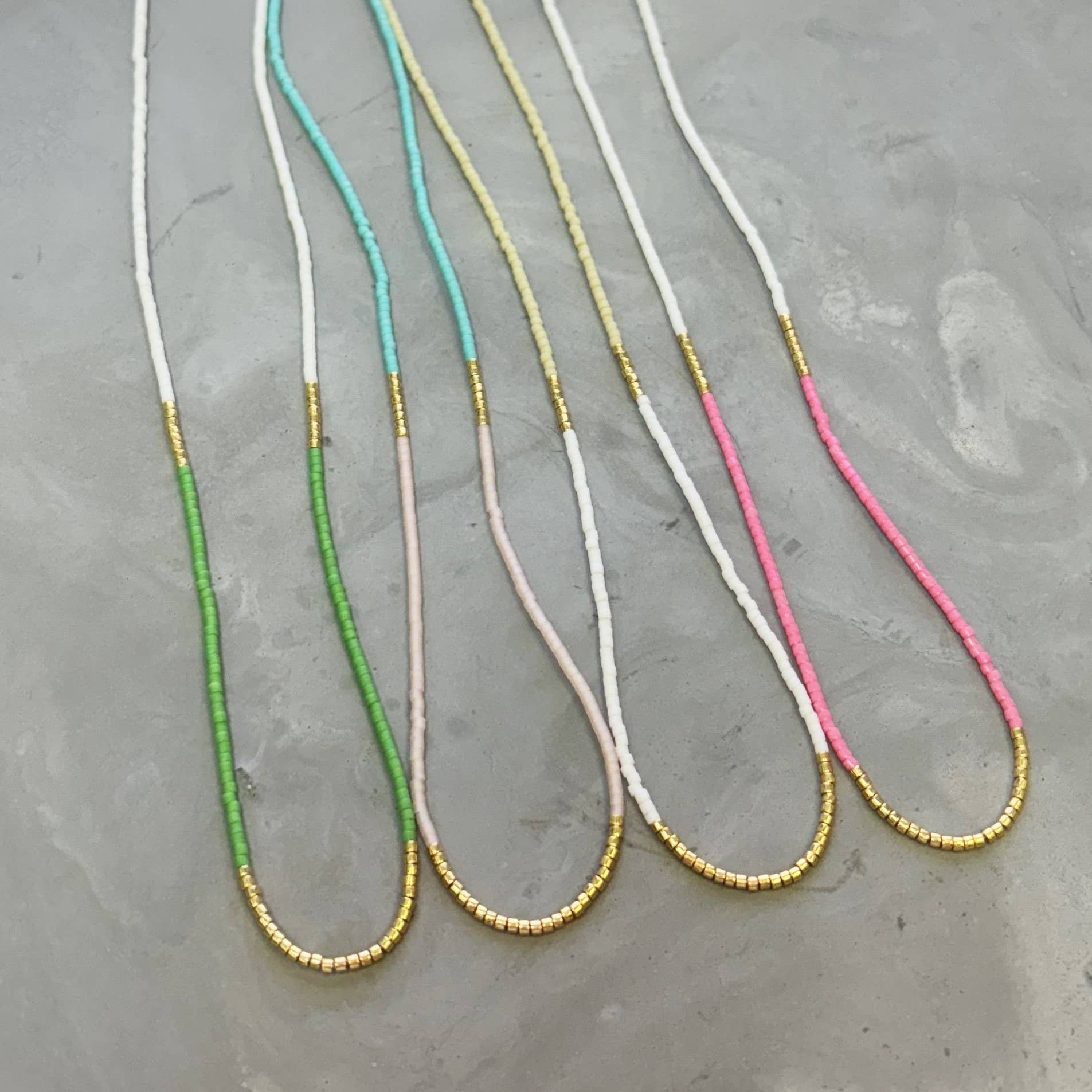 The Silver Wren - Vente Collier de perles - Collier en perles Lithe - Choisissez votre couleur3