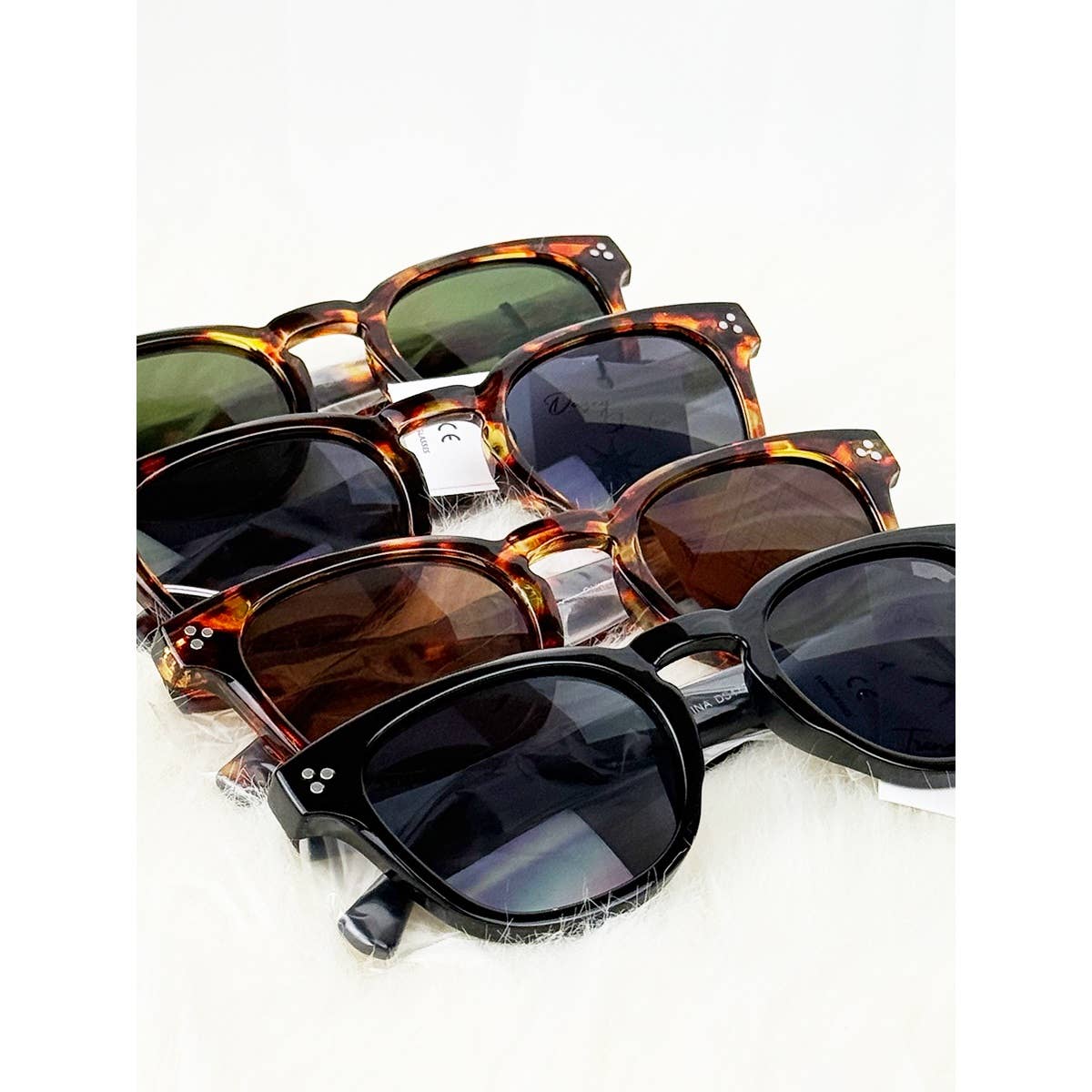 MIX COLOR Amelia Dazey Shades Fashion Sunglass for wholesale on Faire8
