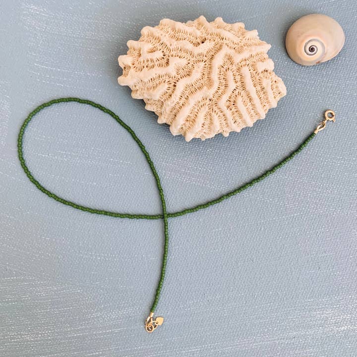 colar gargantilha de contas com um único pendente, verde caçador, 14" por atacado de Alice Rise