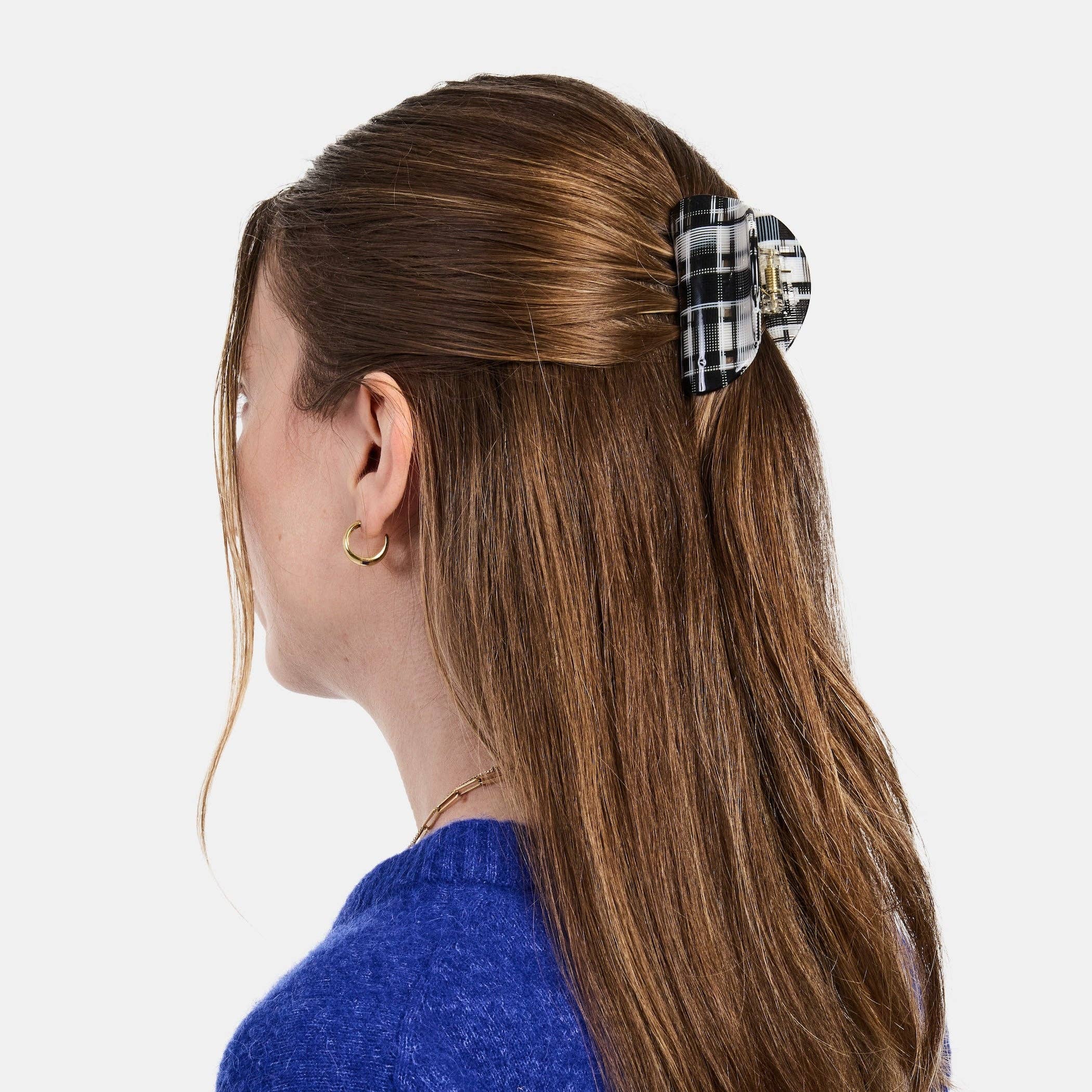CHUNKS – wholesale Hair clip – Women’s – Juno Claw in Black + White Plaid1