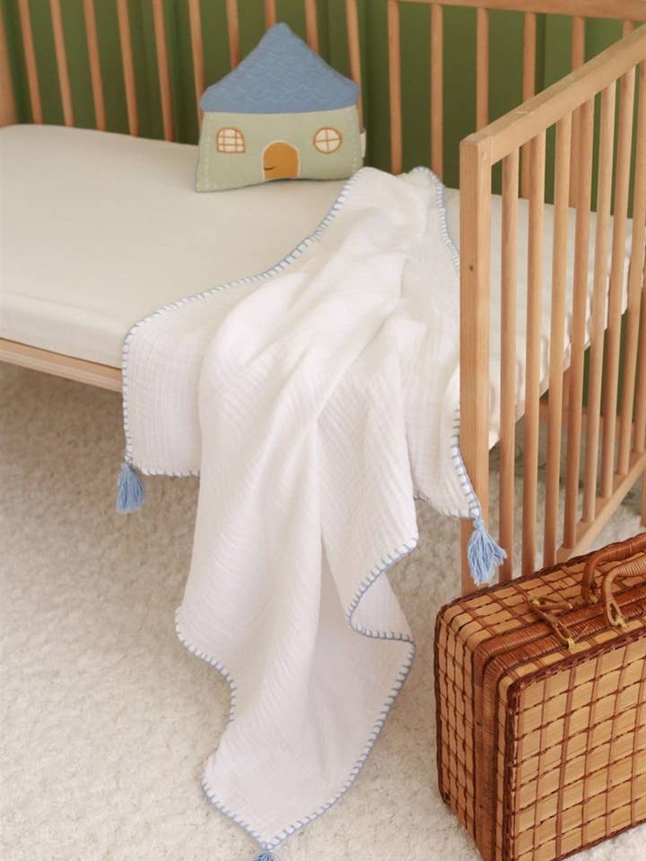 Atelier Babbi - Wholesale Bedding Blanket - Kids & Baby - Hand-Embroidered Muslin Blanket - Ecru/Blue