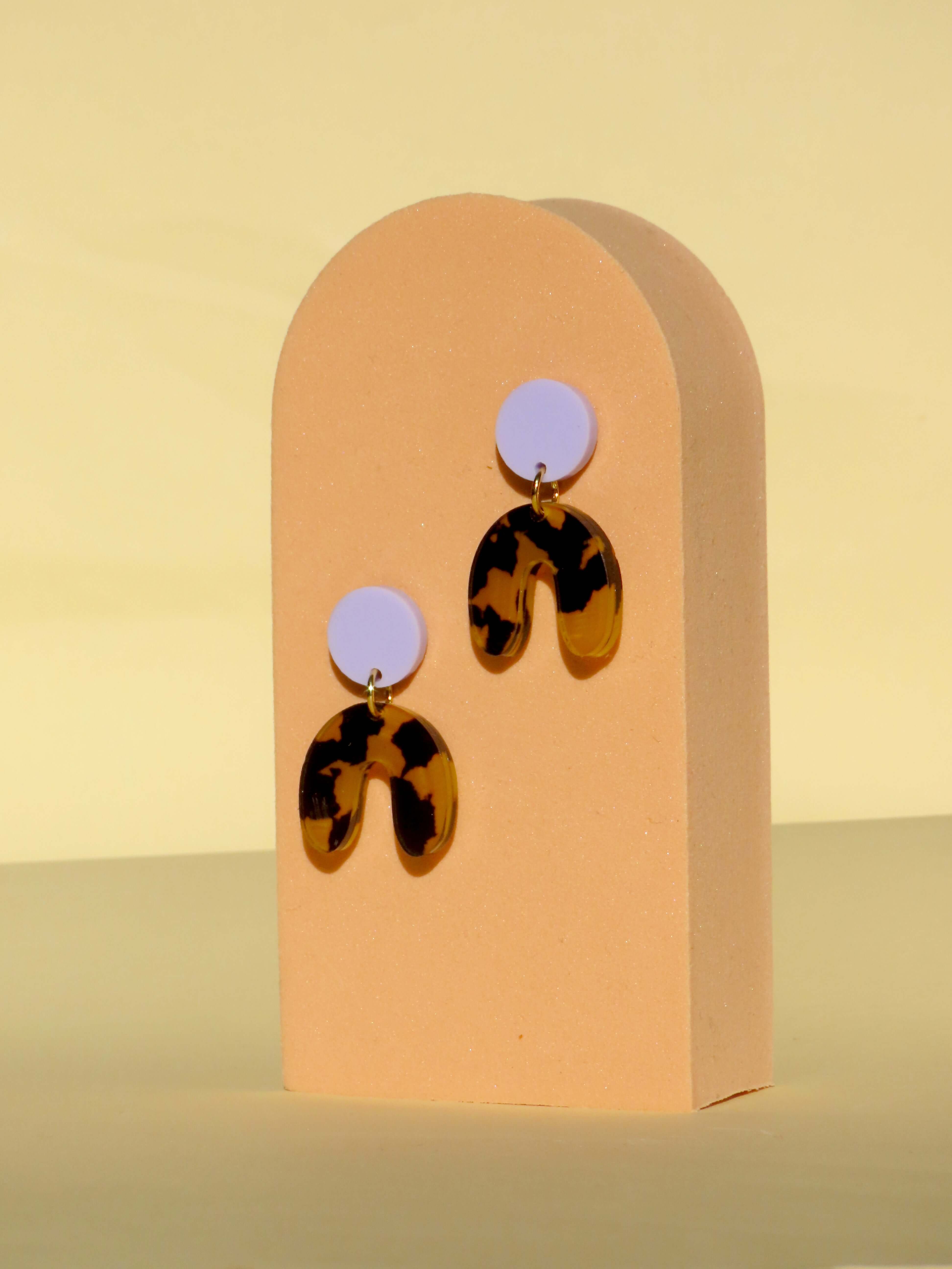 Niemalsmehrohne - Wholesale Dangle Earrings - Leo Lilac Arch Hoop Earrings3