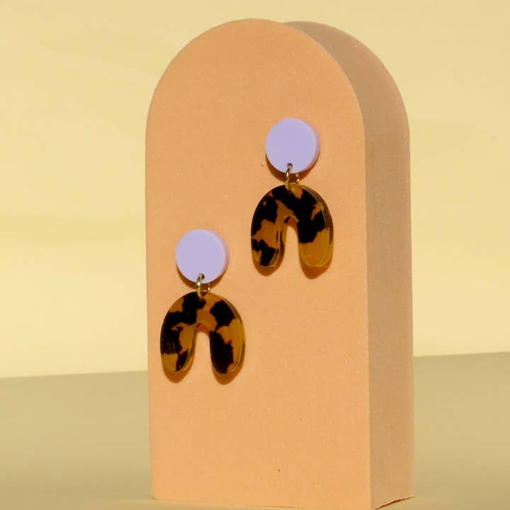 Niemalsmehrohne – Großhandel Ohrhänger – Leo Flieder Arch Bogen Ohrringe3