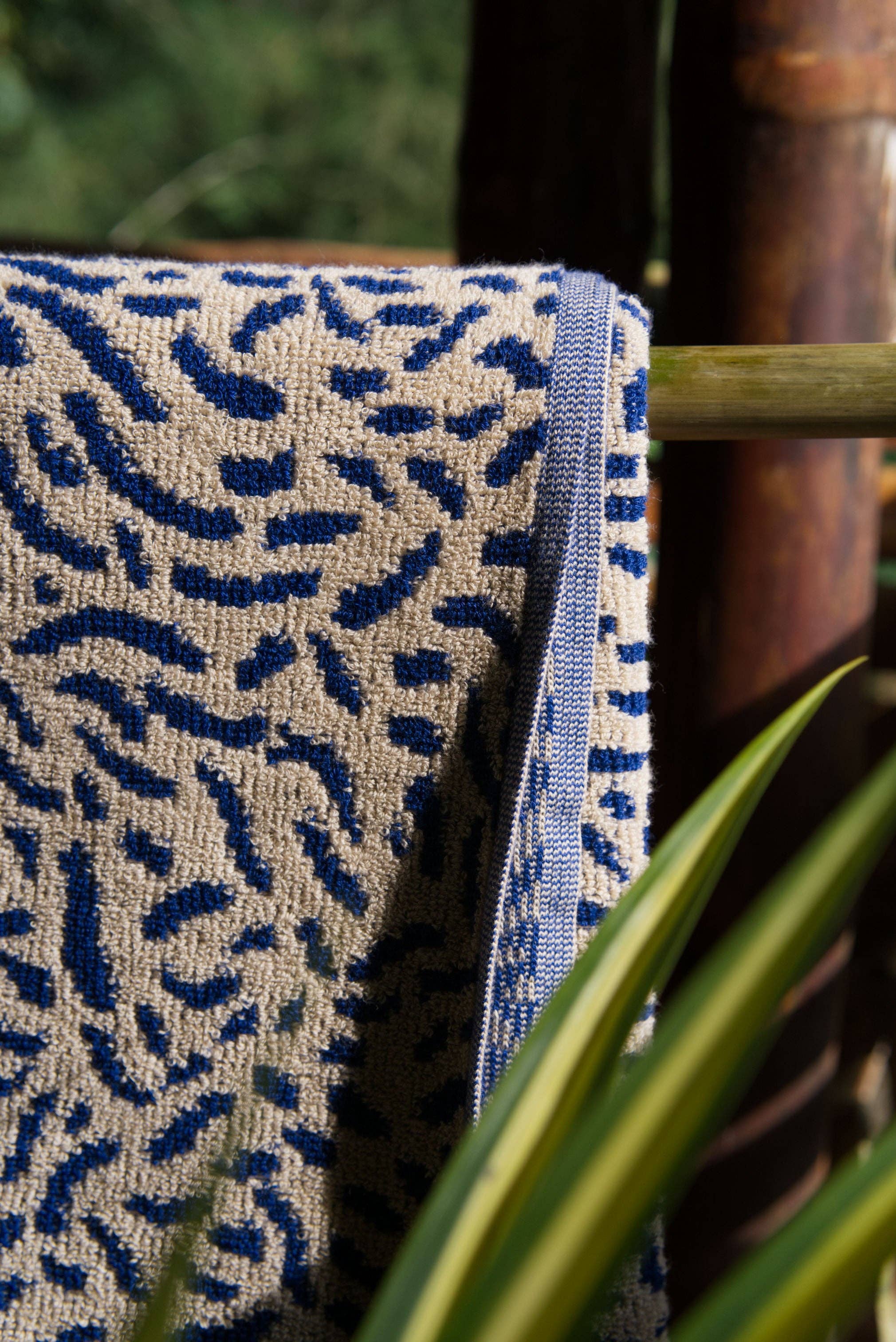 towel.studio - Wholesale Beach Towel - Worm Beach Towel | Electric Blue2