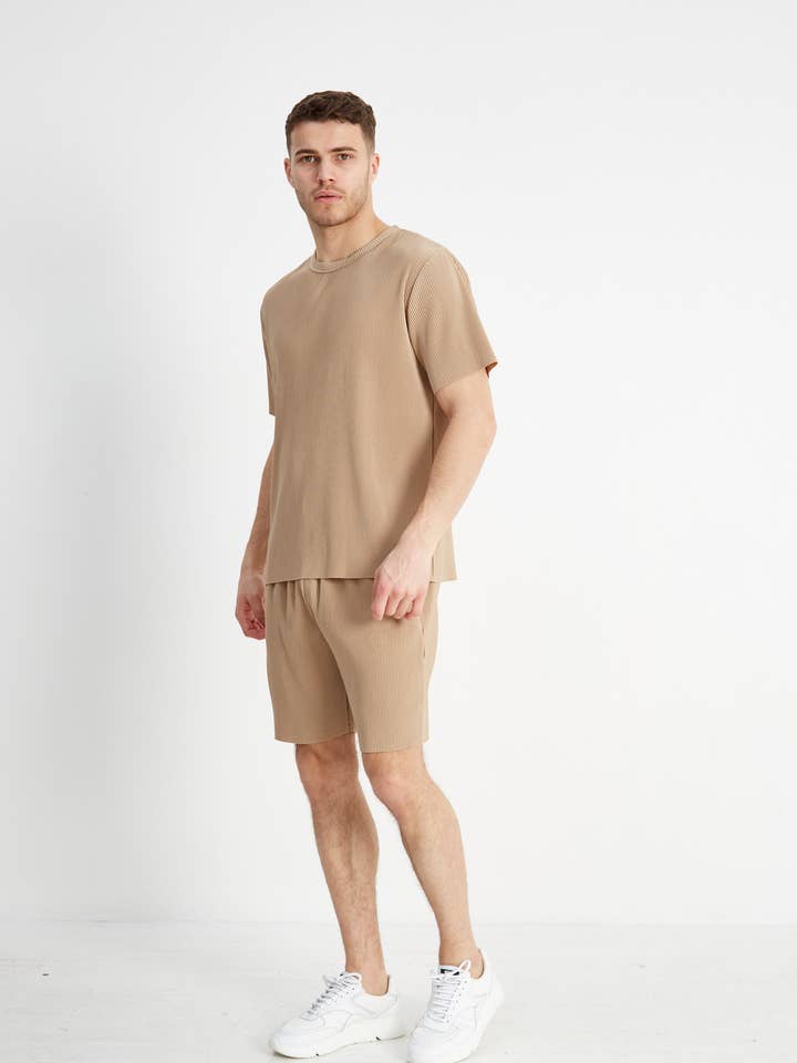 Shorts plissettati Renoir per la vendita all'ingrosso da parte di Jameson Carter