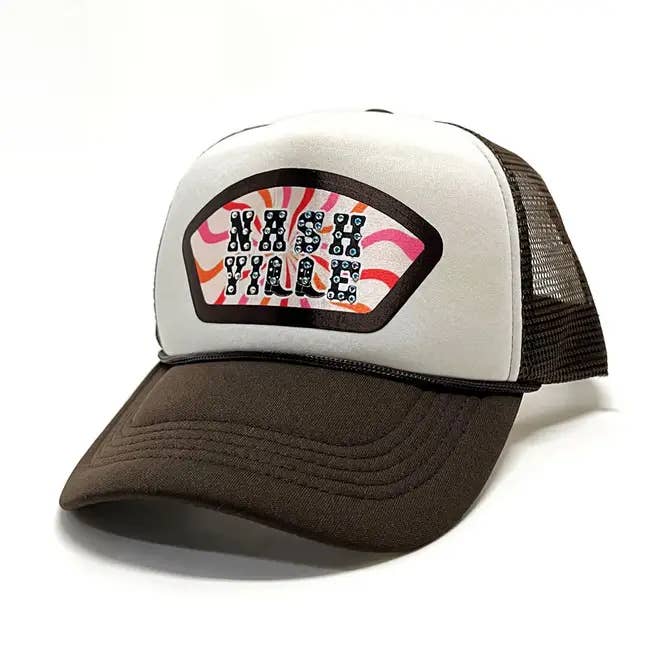 Casquette « Nashville » avec motif en vinyle pour la vente par Peace and Dozen Inc