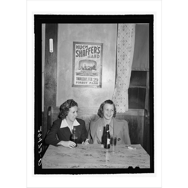 Meninas no Bar de Cerveja & Salão de Dança, Marshalltown, Iowa 1940 por atacado de Retrospect Greeting Cards