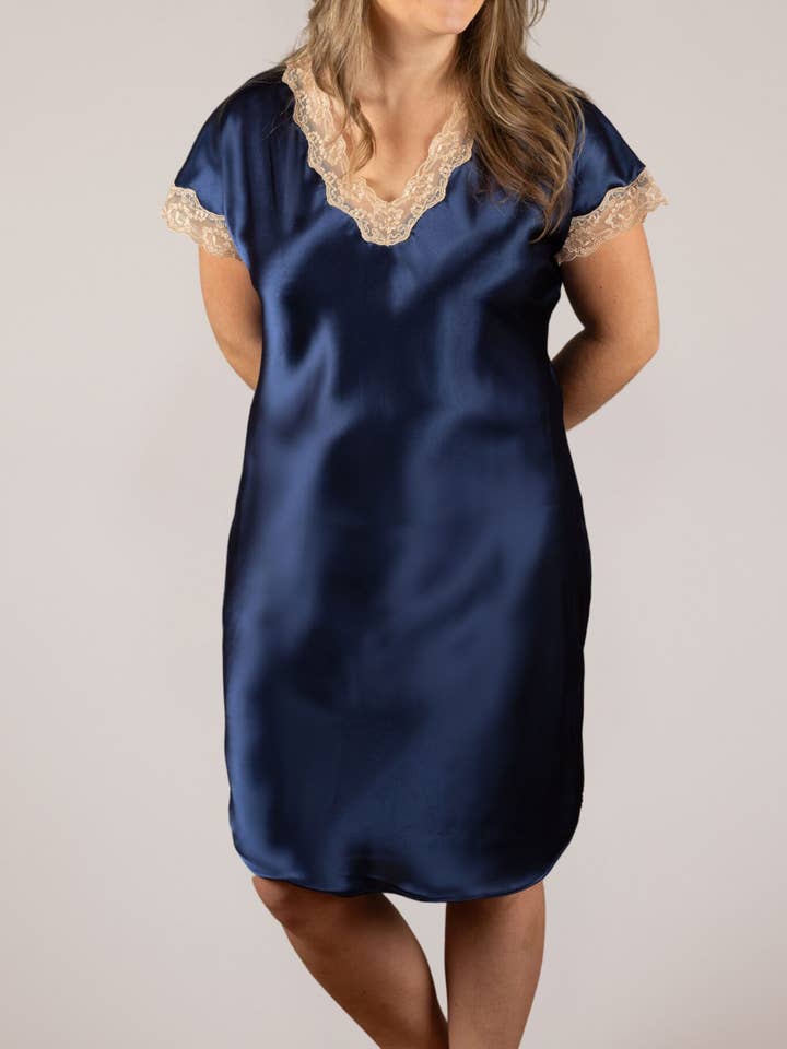 Shadowline® Charmerende Sleepshirt med blonderkant for engroshandel hos Shadowline Lingerie