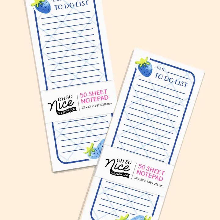 Bloc-notes Risograph - Liste de tâches Fraises Bleues pour la vente par Oh So Nice Design Co.