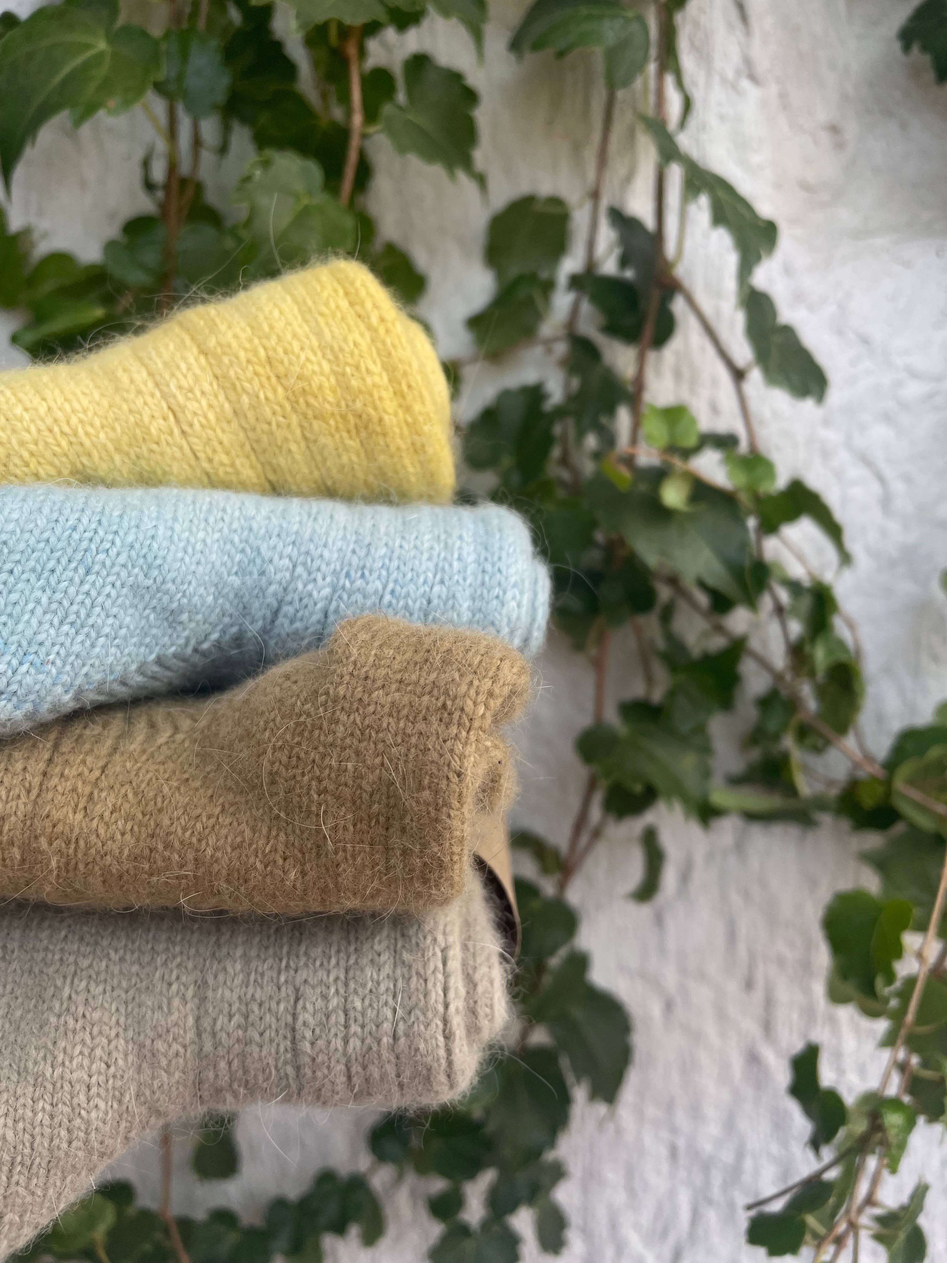 Lesley Darling Fiber - Wholesale Socks - Unisex - Naturally Dyed Wool Socks1