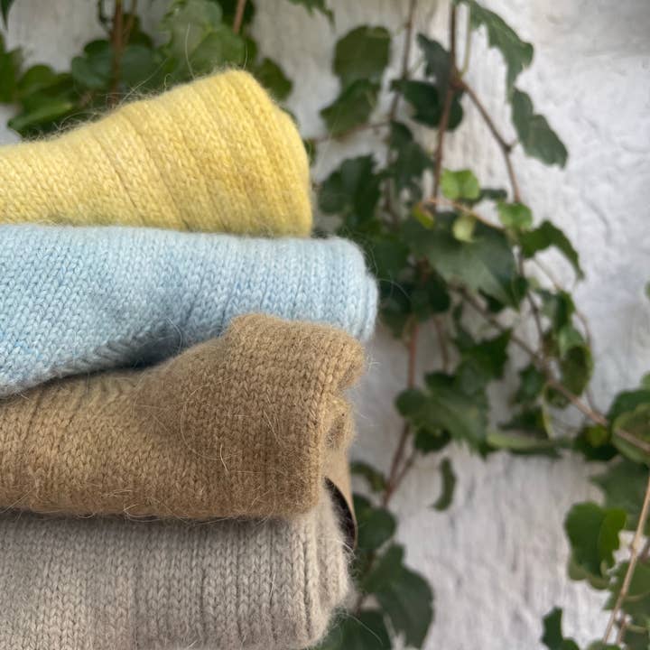 Lesley Darling Fiber - Wholesale Socks - Unisex - Naturally Dyed Wool Socks1