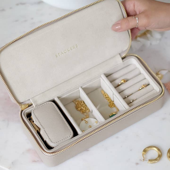 Stackers – wholesale Smyckeskrin och organisatörer – Taupe Stor Zippad Travel Smyckeskrin2