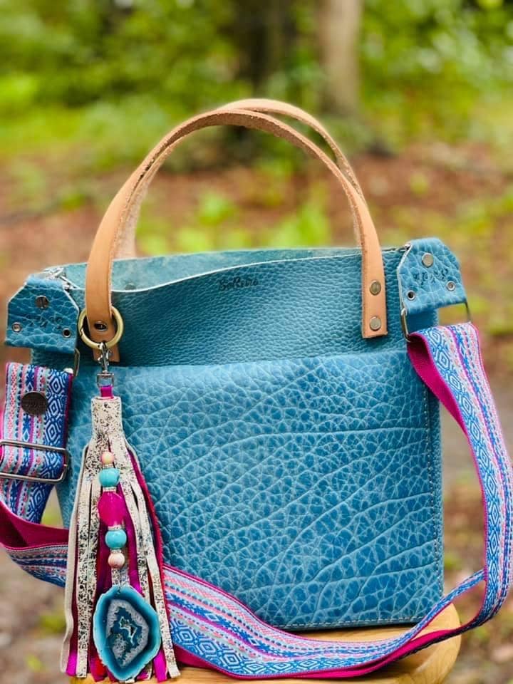 Borla de cuero grande para venta al por mayor de The Beaded Tabby