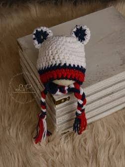 Patriotisk bjørnehæklet hat for engroshandel hos Mad Hatter Farm
