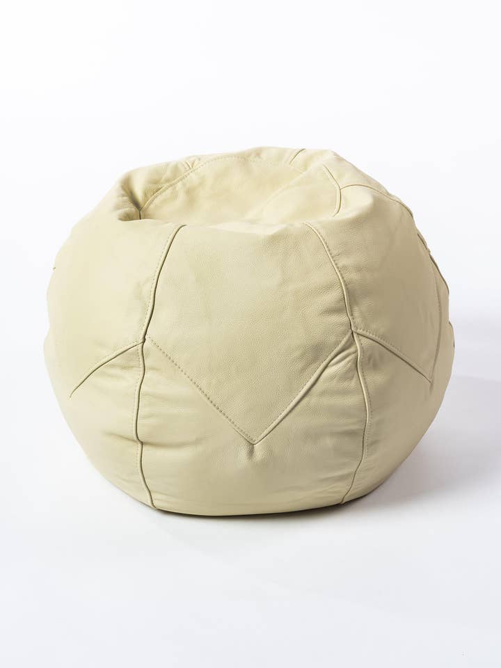 Classic leather pouf - Pico da Neblina for wholesale by Brasilheroe