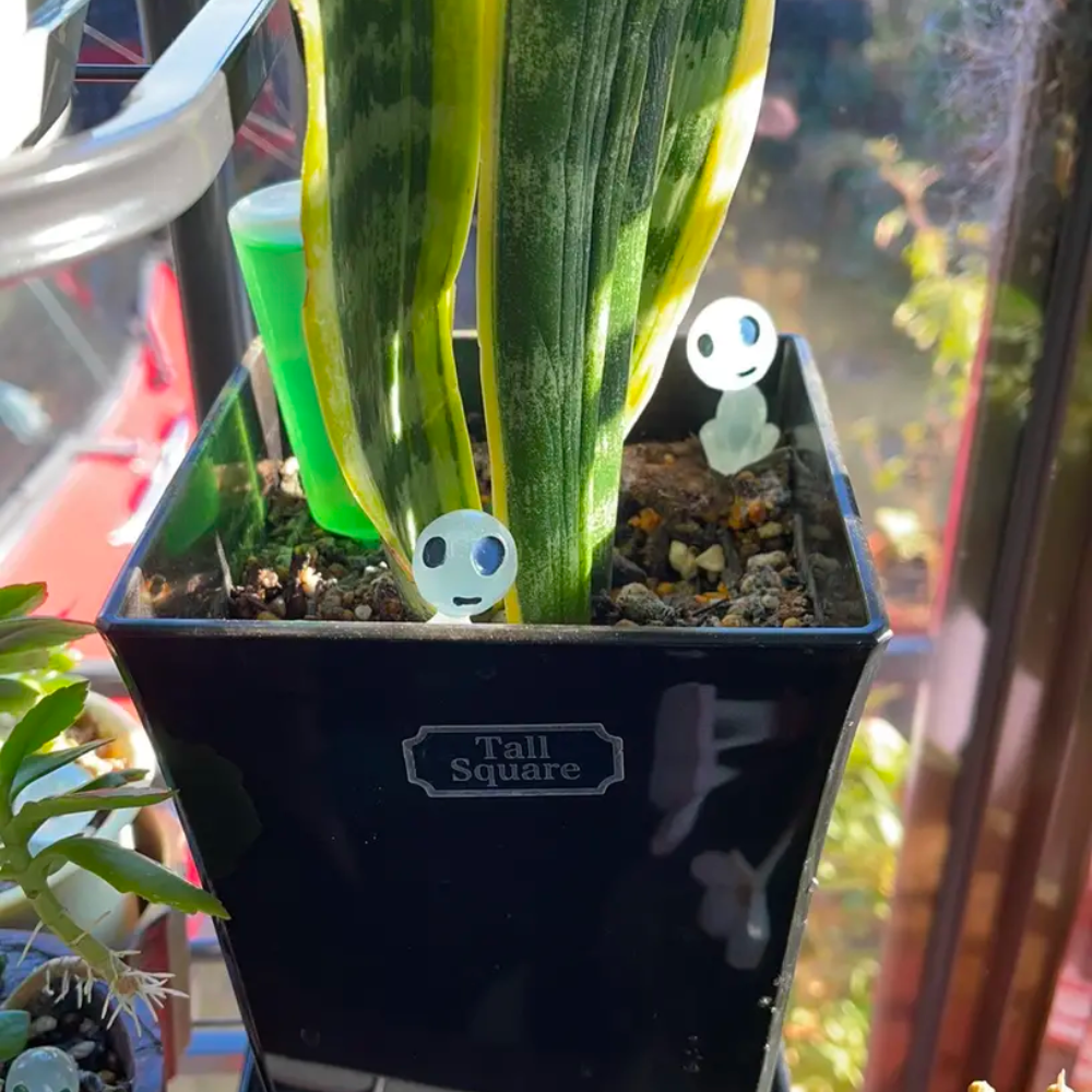 Moderny - Wholesale Outdoor Ornament/Decor - Luminous Garden Elves (10 Pcs)5