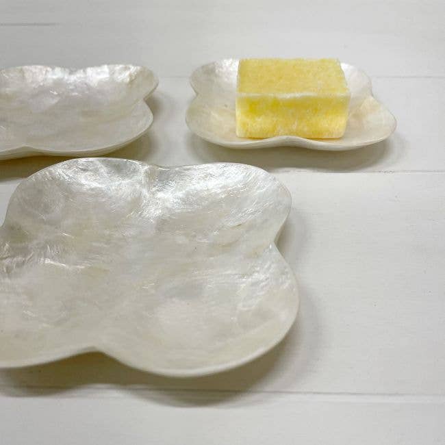 ByBazz - Venta al por mayor Bandejas/platos/boles decorativos - Schaaltje Schelp Capiz XS White18