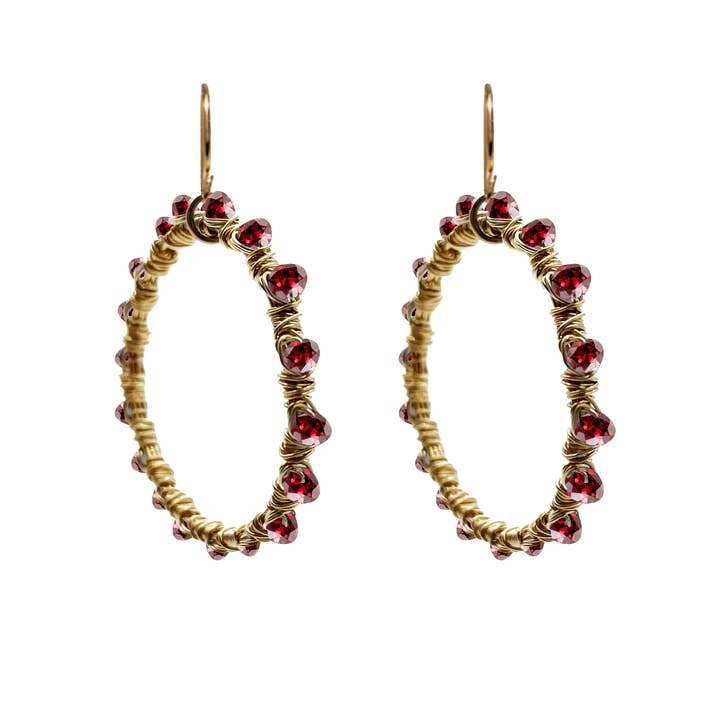 The Perfect Gem Hoepeloorbellen, goudrode granaat voor wholesale door Dana Blair Designs