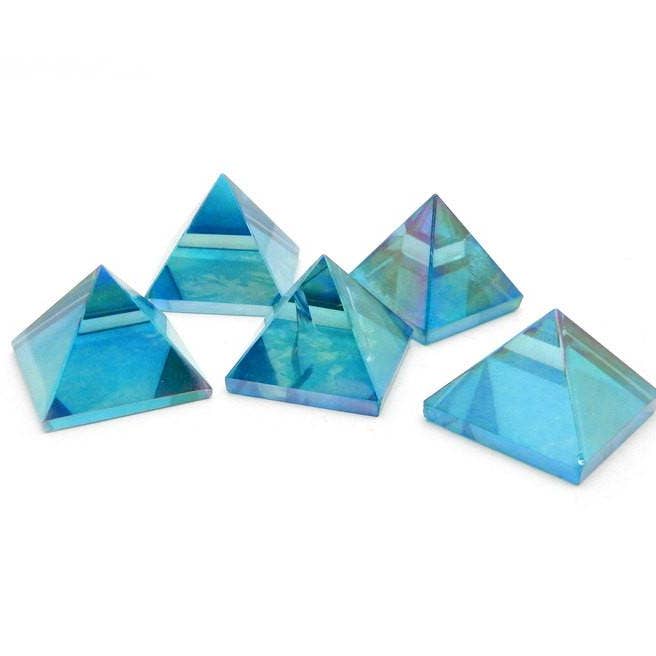 Rock Paradise – Engroshandel Spirituelle sten og krystaller – Aqua Aura-pyramide - krystalkvarts med Aqua Aura