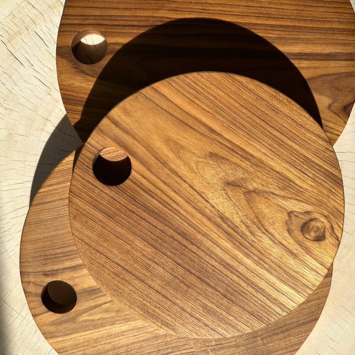 Office Objets - Wholesale Cutting Board - Monoxyle circular teak cutting board with perforations D:3054