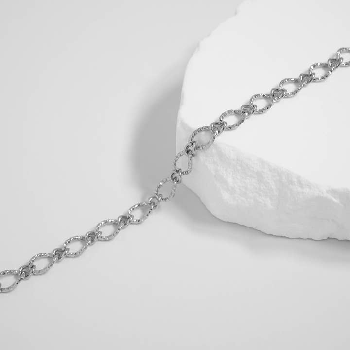 WJW - Wholesale Link & Chain Bracelet - 18K Gold PVD Stainless Steel Hammered Oval Chain Bracelet9