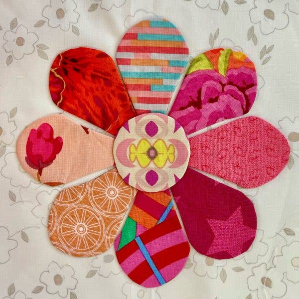 Free Bird Quilting Designs - Wholesale Quilt - 26. The Little Petals Quilt23